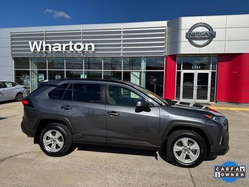 Used 2020 Toyota RAV4 XLE image 7