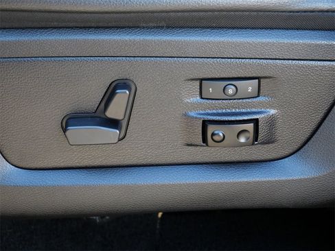 Used 2016 RAM 1500 Laramie w/ Convenience Group image 17