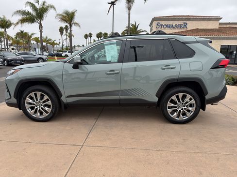 Used 2022 Toyota RAV4 XLE Premium FWD image 7