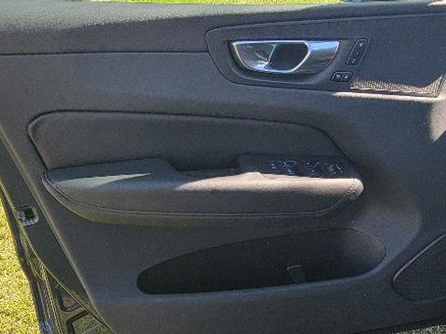 Used 2023 Volvo XC60 B5 Plus w/ Climate Package image 7