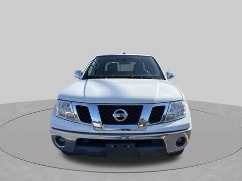 Used 2019 Nissan Frontier SL AWD/4WD image 2