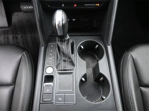 Used 2021 Volkswagen Atlas Cross Sport SE image 6