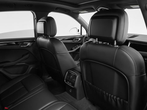 Certified 2025 Porsche Macan AWD/4WD image 25
