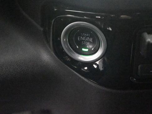 Used 2025 GMC Sierra 1500 SLT image 33