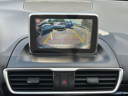 Used 2016 MAZDA MAZDA3 i Sport w/ Preferred Equipment Package FWD image 27