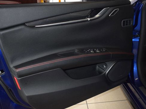 Used 2016 Maserati Ghibli S image 27