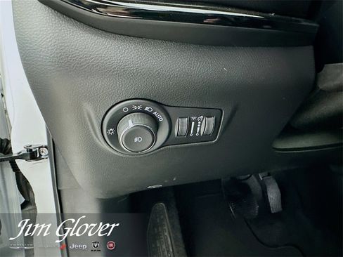 New 2026 Jeep Compass Latitude image 22