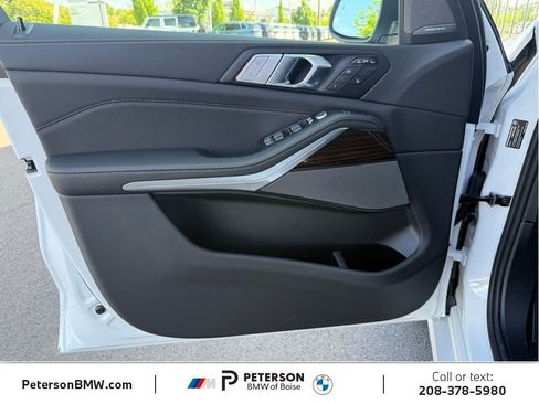 New 2027 BMW X7 xDrive40i w/ Premium Package AWD/4WD image 18