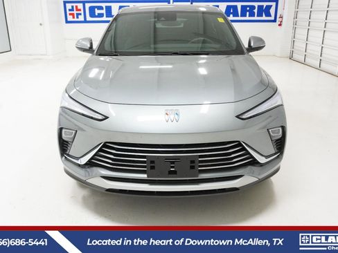 Used 2025 Buick Envista Preferred w/ Convenience II Package image 2