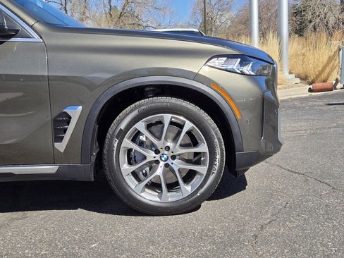 New 2026 BMW X5 xDrive50e image 9