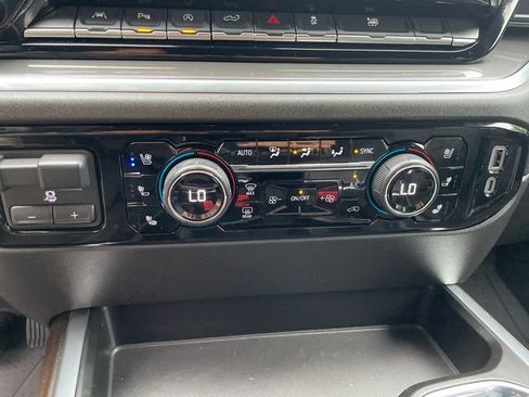 Used 2025 Chevrolet Silverado 1500 High Country w/ High Country Premium Package AWD/4WD image 34