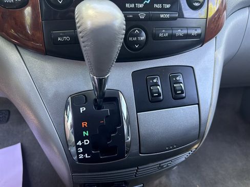 Used 2005 Toyota Sienna FWD image 36