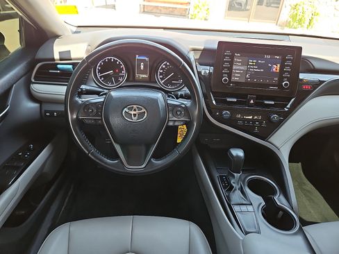 Used 2022 Toyota Camry SE FWD image 7
