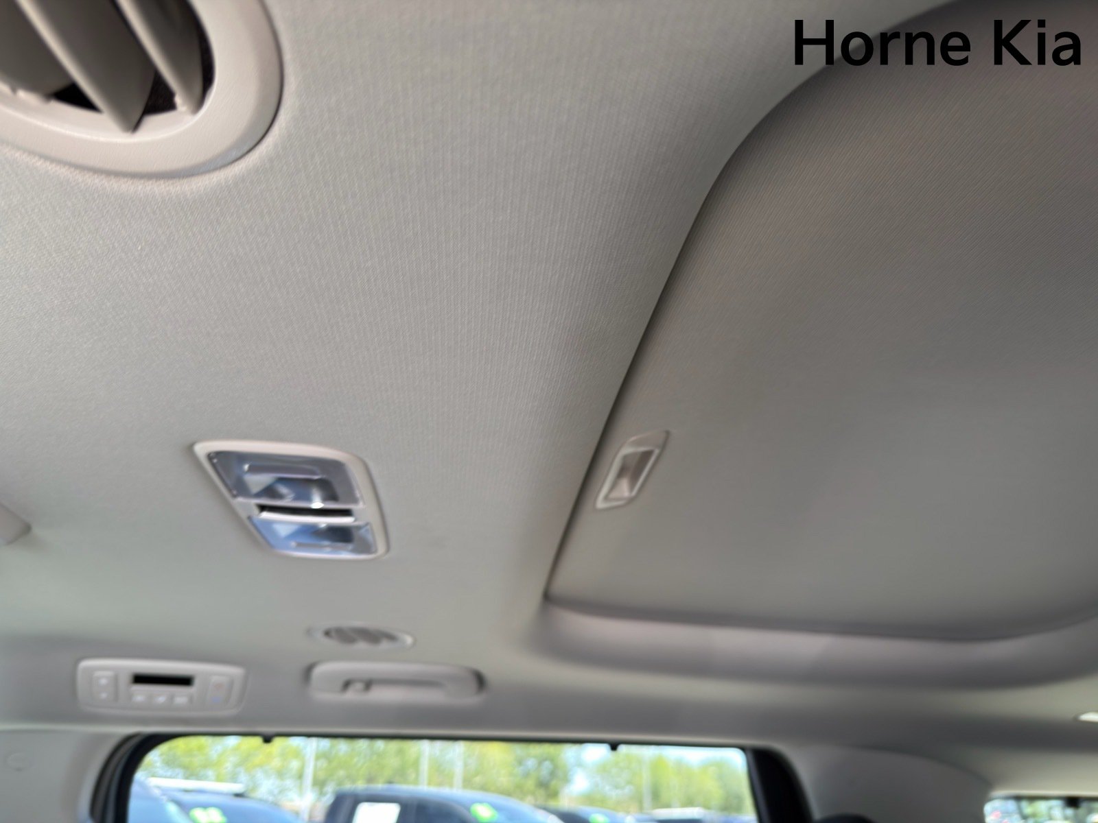 New 2026 Kia Carnival SX w/ SX Dark Edition Package FWD image 22