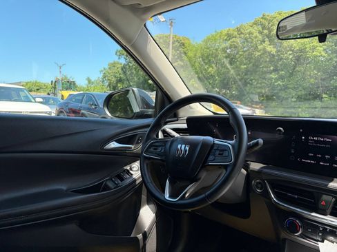 Used 2025 Buick Encore GX Preferred FWD image 33