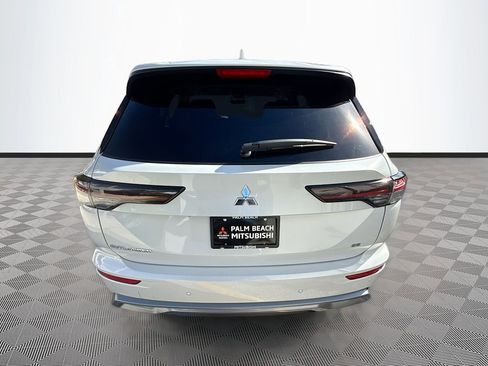 New 2026 Mitsubishi Outlander SE image 6