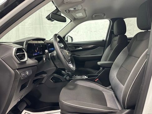 Used 2024 Chevrolet TrailBlazer LT w/ Convenience Package AWD/4WD image 14