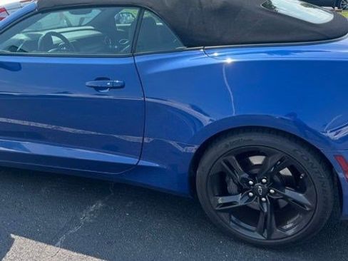 Used 2020 Chevrolet Camaro SS RWD image 11