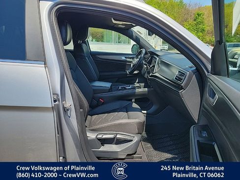 Certified 2024 Volkswagen Atlas Cross Sport SE AWD/4WD image 16