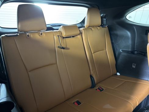 Used 2022 Toyota Highlander Platinum image 30