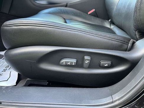 Used 2011 INFINITI M37 w/ Premium Pkg RWD image 17