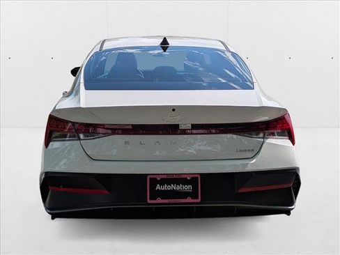 New 2025 Hyundai Elantra Limited image 8