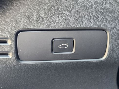 New 2026 Volvo XC40 B5 Ultra w/ Protection Package Premier AWD/4WD image 18