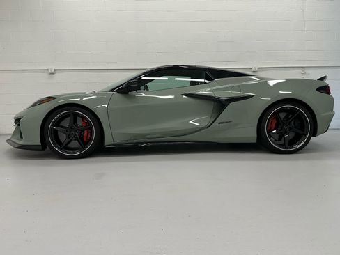 Used 2024 Chevrolet Corvette E-Ray w/ Stealth Interior Trim Package AWD/4WD image 10