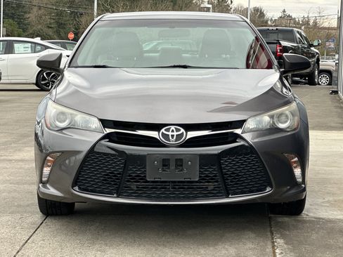 Used 2017 Toyota Camry SE image 8