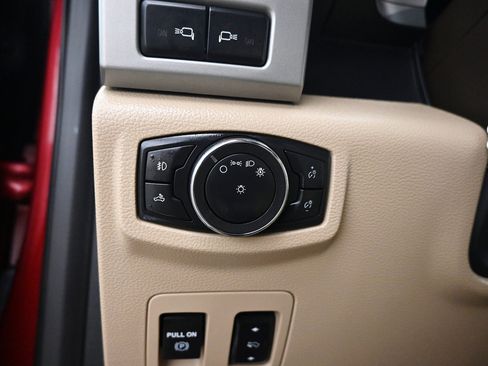 Used 2019 Ford F150 Lariat w/ Equipment Group 502A Luxury image 8