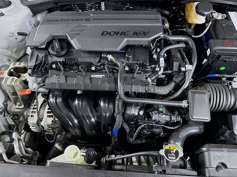 Certified 2023 Hyundai Elantra Limited image 35