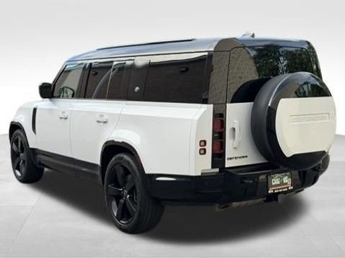 Used 2024 Land Rover Defender 130 X-Dynamic SE AWD/4WD image 9