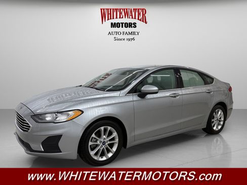 Used 2020 Ford Fusion SE image 1