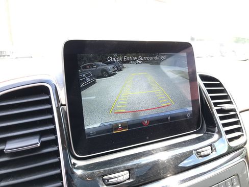 Used 2019 Mercedes-Benz GLE 400 4MATIC image 20
