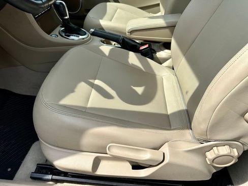 Used 2014 Volkswagen Beetle TDI FWD image 14