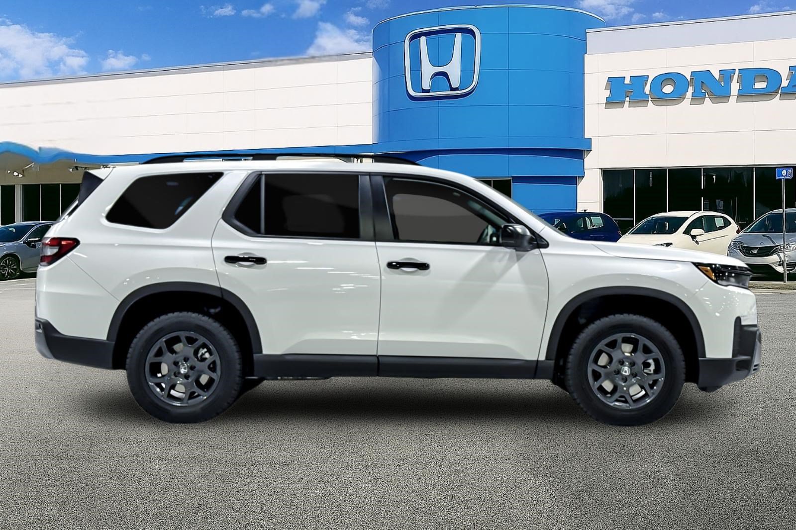 New 2026 Honda Pilot TrailSport image 7