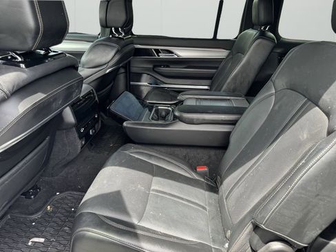 Used 2022 Jeep Grand Wagoneer Series I AWD/4WD image 18