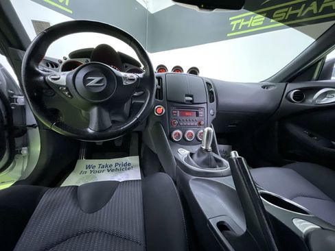 Used 2020 Nissan 370Z w/ Sport Package image 19
