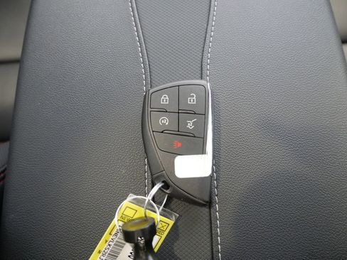 Used 2024 Chevrolet Traverse RS w/ LPO, Floor Liner Package AWD/4WD image 33