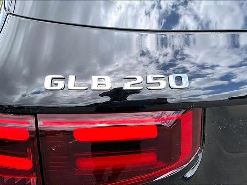New 2026 Mercedes-Benz GLB 250 image 7