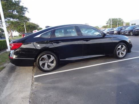 Used 2018 Honda Accord EX image 5