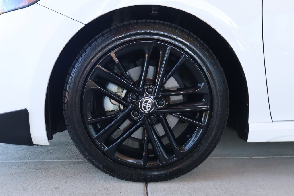 Used 2025 Toyota Camry SE FWD image 5