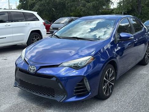 Used 2018 Toyota Corolla SE FWD image 3