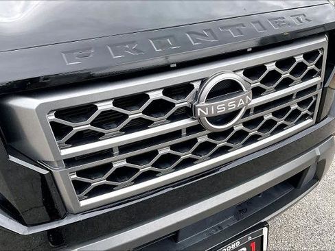 Certified 2022 Nissan Frontier SV RWD image 29