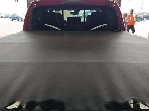 Used 2022 Toyota Tacoma SR5 w/ Technology Package RWD image 10