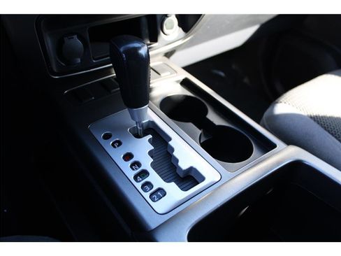 Used 2015 Nissan Armada SV image 29