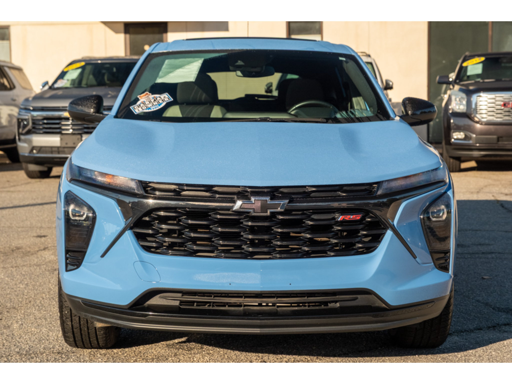 Used 2024 Chevrolet Trax RS w/ Sunroof Package FWD image 3