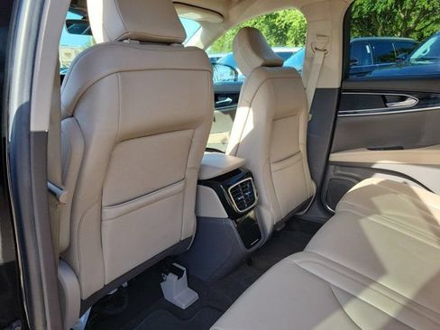 Certified 2022 Lincoln Nautilus FWD w/ Premium Package image 15