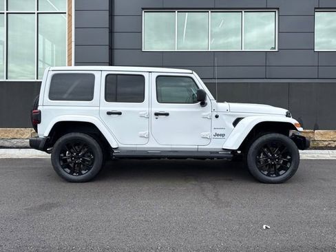 Used 2023 Jeep Wrangler Unlimited Sahara w/ Cold Weather Group AWD/4WD image 2