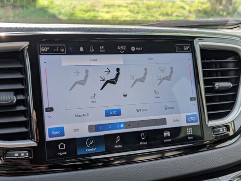 Used 2023 Chrysler Pacifica Touring-L image 20